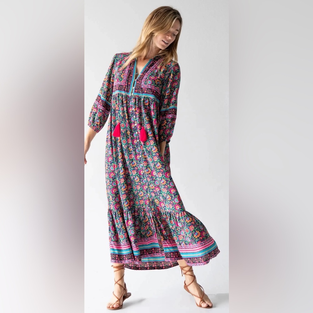 NATURAL LIFE Bohemian Floral Maxi Dress with Pink and Green Hues